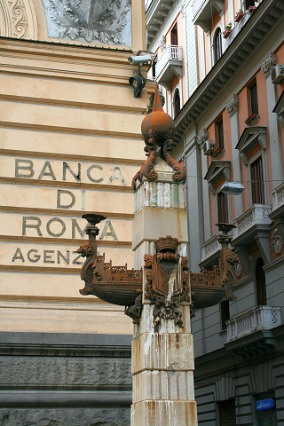 Near Palazzo della Borsa, Naples