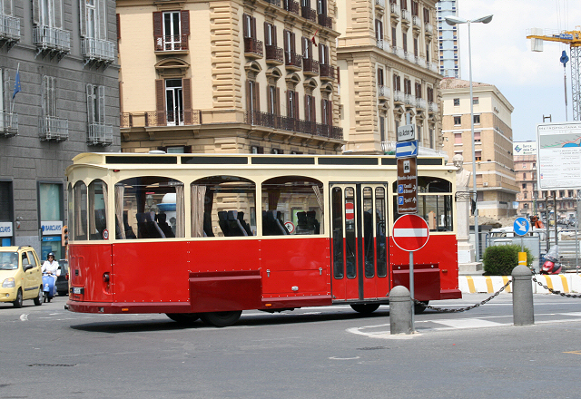 Vintage bus in Naples