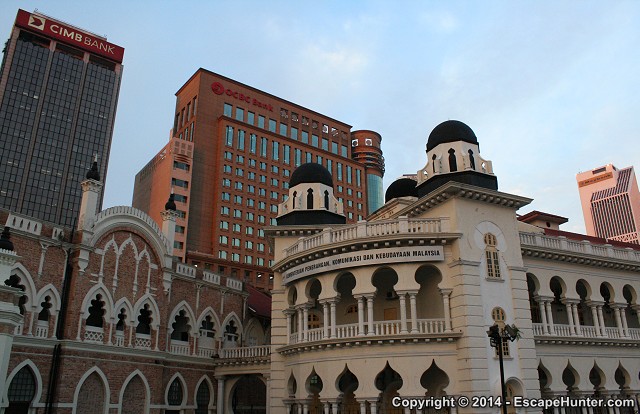 Sultan Abdul Samad Building with modern buildings