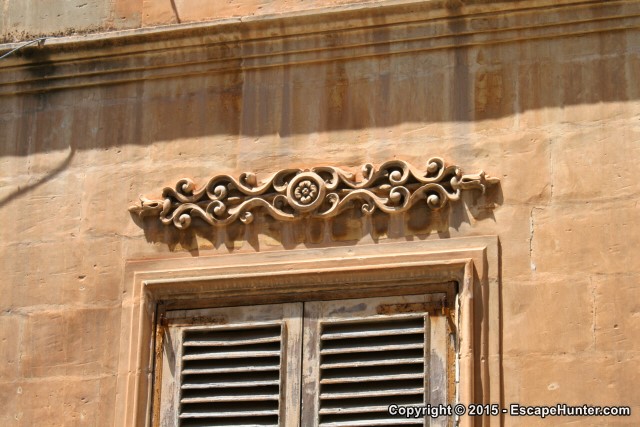 Decorative motif on a Maltese building