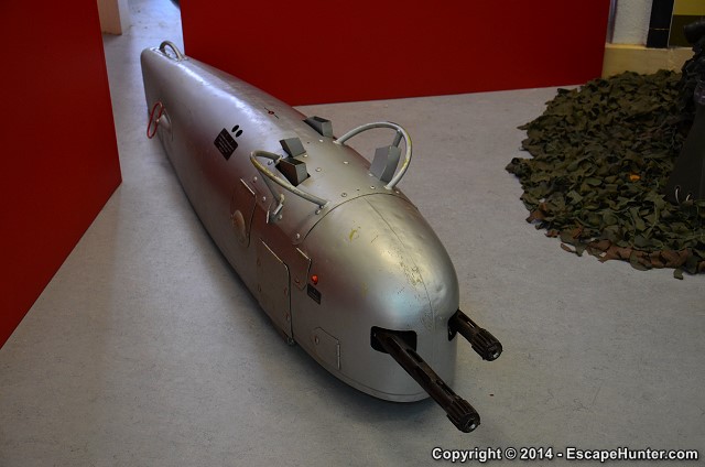 Gun pod for airplanes