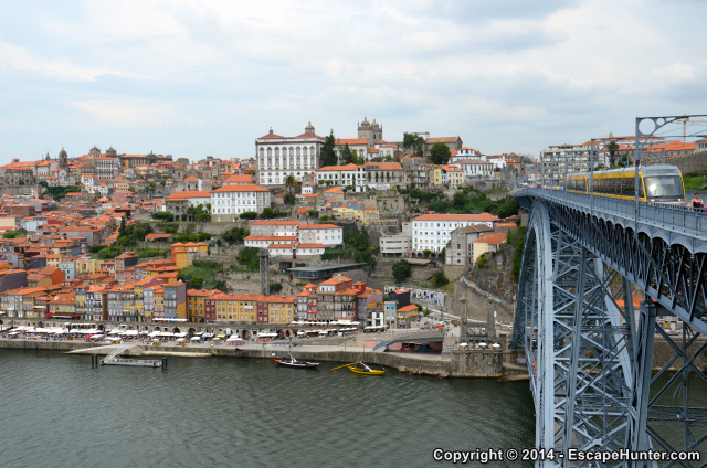 Porto Cathedral in the distance