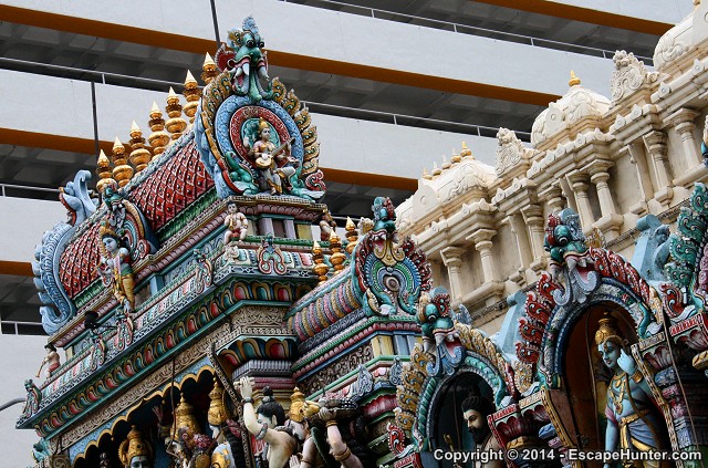 Gopuram statues