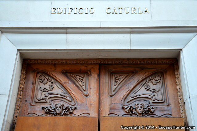 Alicante Art Nouveau door of Edificio Caturla