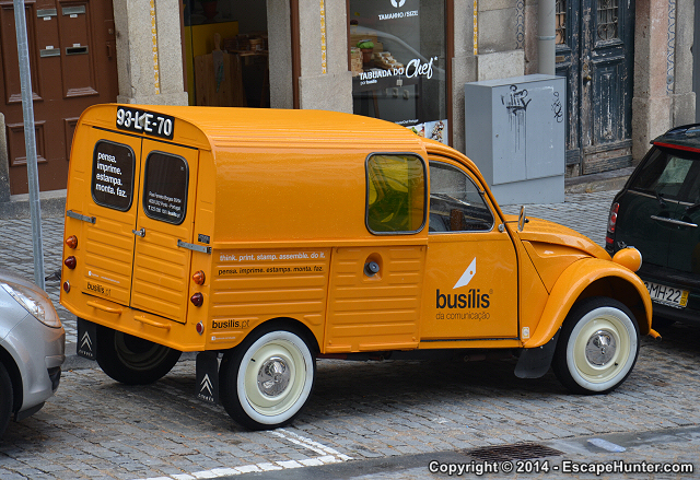 Citroën 2CV rear view