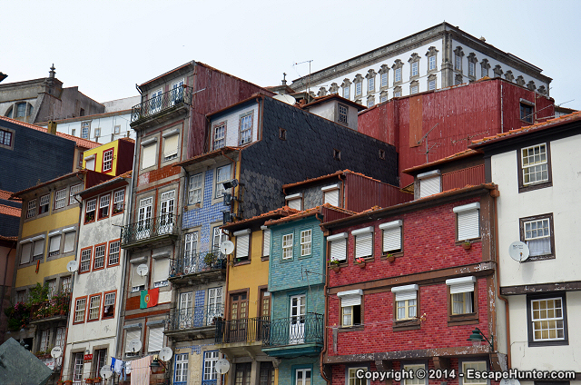 Praça da Ribeira near the Douro