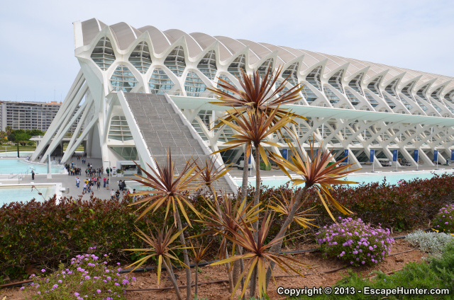 Sideview of the Museu de les Ciències Príncipe Felipe