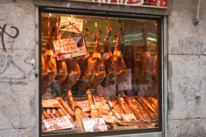 Ham selling shop in Madrid